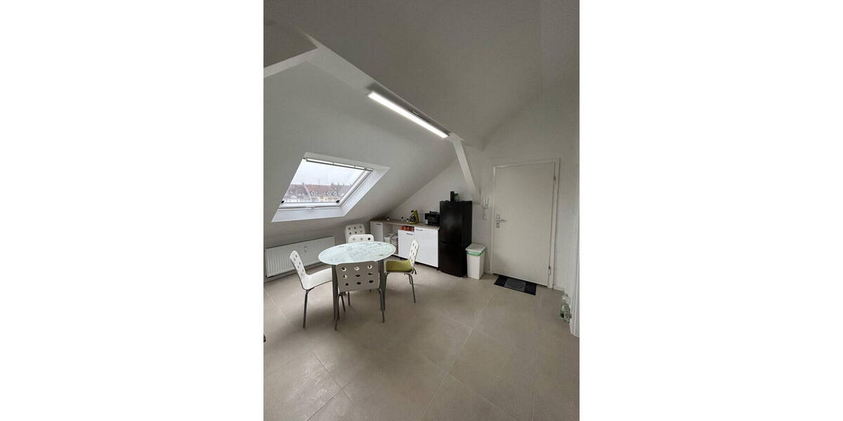 Etagenwohnung Karlsruhe Oststadt - 3 Zimmer, 15 m&sup2;, 450&euro; | Angebot:26791677
