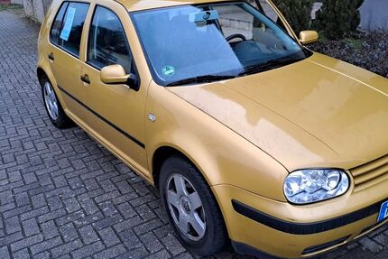 VW Golf 133.000 km 2.500 &euro; Karlsdorf 76689