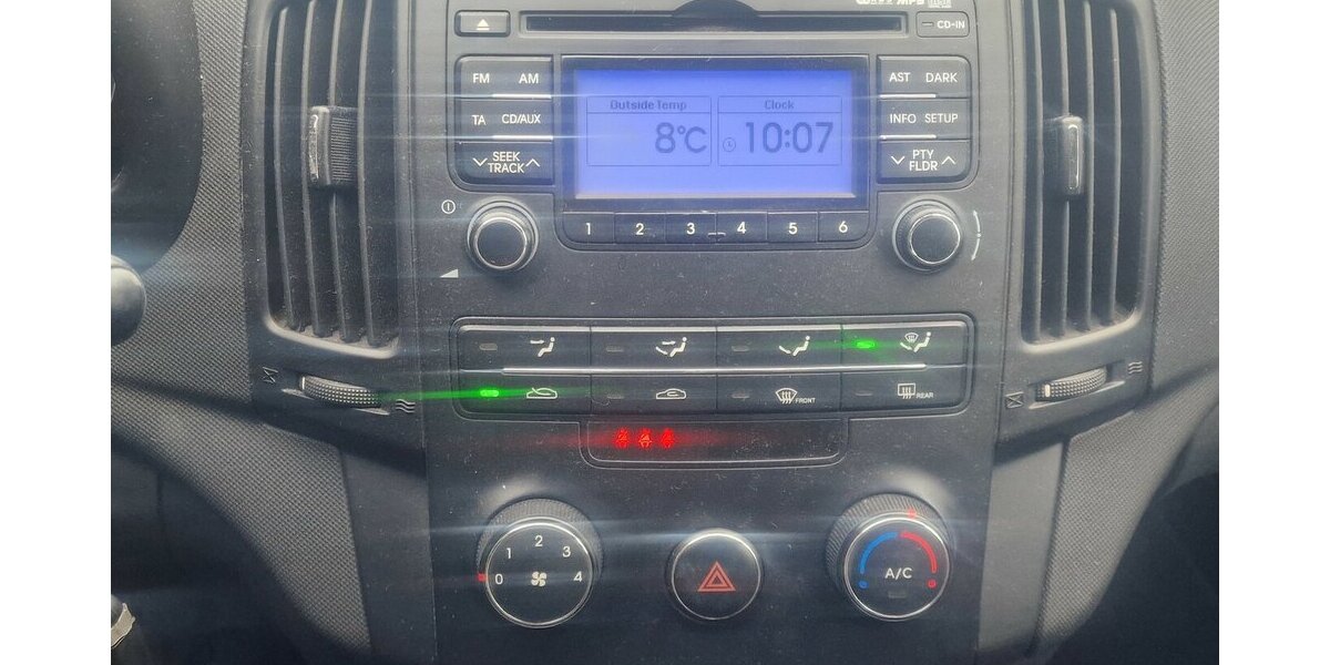 Hyundai i30 Classic Klima 208.000 km 3.998 &euro; Landau 76829