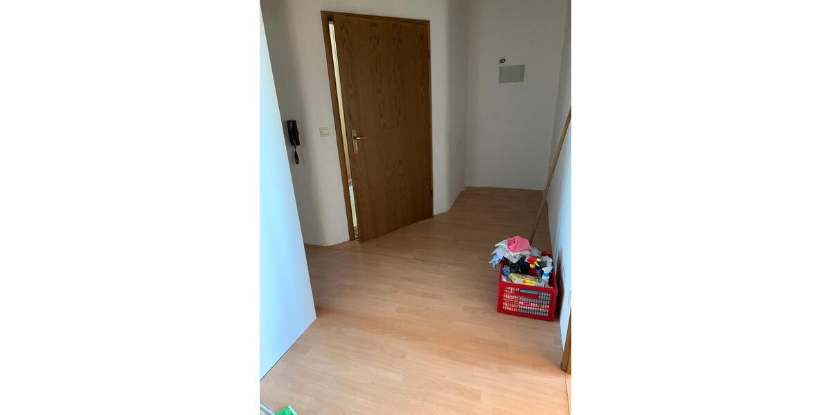 5-Zimmer-Eigentumswohnung in einem 3-Familien-Haus in KA-Neureut 5 zimmer