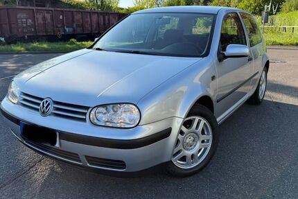 VW Golf 96.772 km 3.290 &euro; Gaggenau 76571