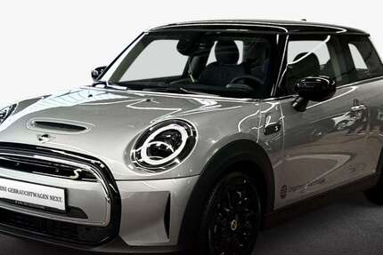 Mini Cooper SE 1.504 km 31.990 € Karlsruhe 76227