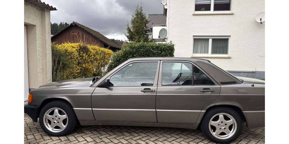 Mercedes-Benz 190 121.000 km 7.500 &euro; Gaggenau 76571