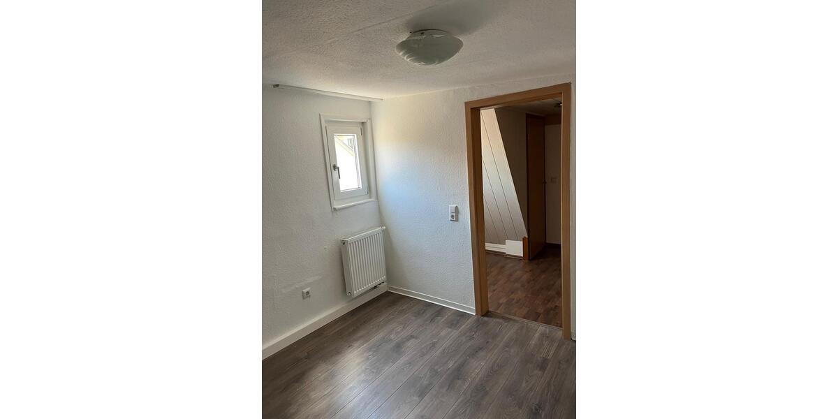 Einfamilienhaus Kämpfelbach - 4 Zimmer, 131 m&sup2;, 280.000&euro; | Angebot:27133484