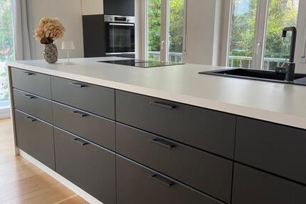 Exklusive, lichtdurchflutete Wohnung mit separatem Apartment zimmer