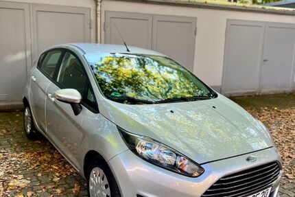 Ford Fiesta 110.092 km 5.700 € Karlsruhe 76133