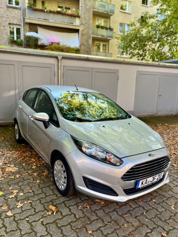 Ford Fiesta 110.092 km 5.700 € Karlsruhe 76133