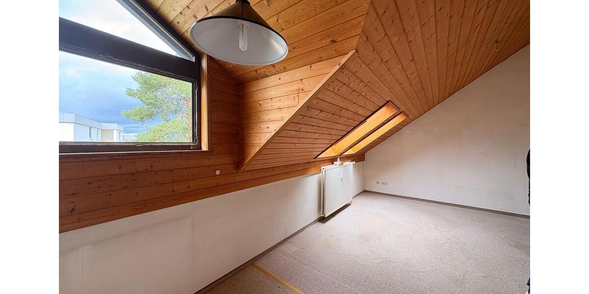 Dachgeschoßwohnung Engelsbrand - 2.5 Zimmer, 55 m&sup2;, 140.000&euro; | Angebot:26914153