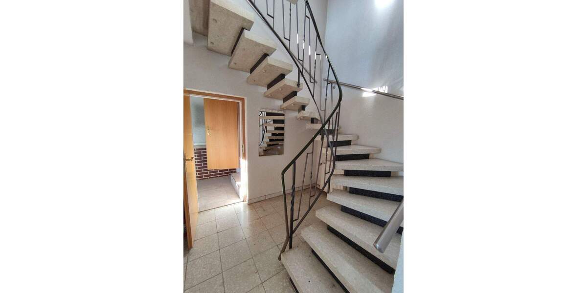 1-2 FH + Bauplatz 7 zimmer