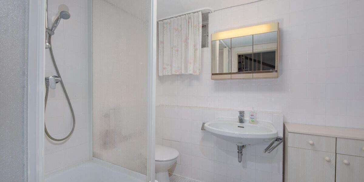 Solide DHH in begehrter Lage mit Garage, ohne Garten aber Ausbaureserve im DG! 5 zimmer