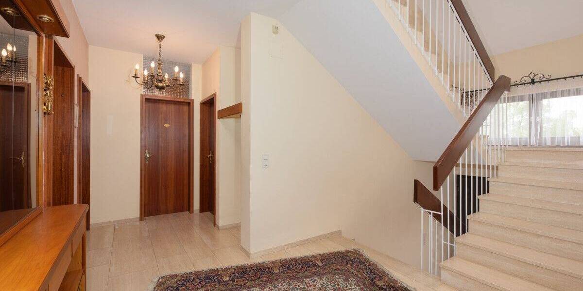 Einfamilienhaus oder 2-3 Familienhaus? Hier bestehen alle Möglichkeiten! 7 zimmer