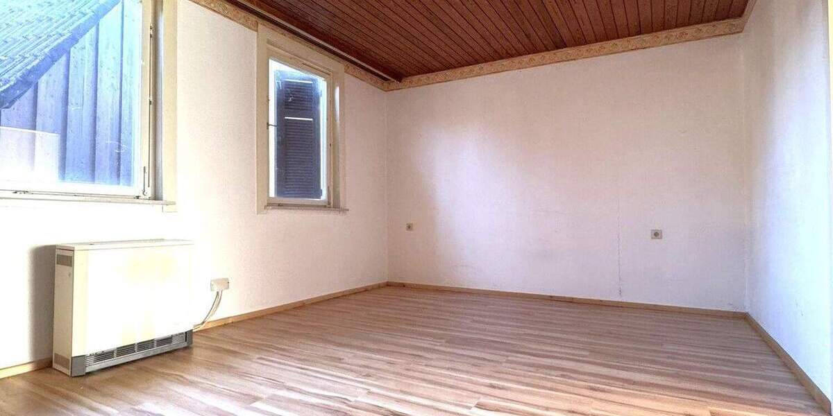 Mehrfamilienhaus, Wohnhaus Birkenfeld Gräfenhausen - 8 Zimmer, 233 m&sup2;, 399.000&euro; | Angebot:25879356