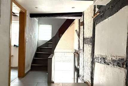Haus Bretten - 11 Zimmer, 130 m&sup2;, 1.600&euro; | Angebot:27451421