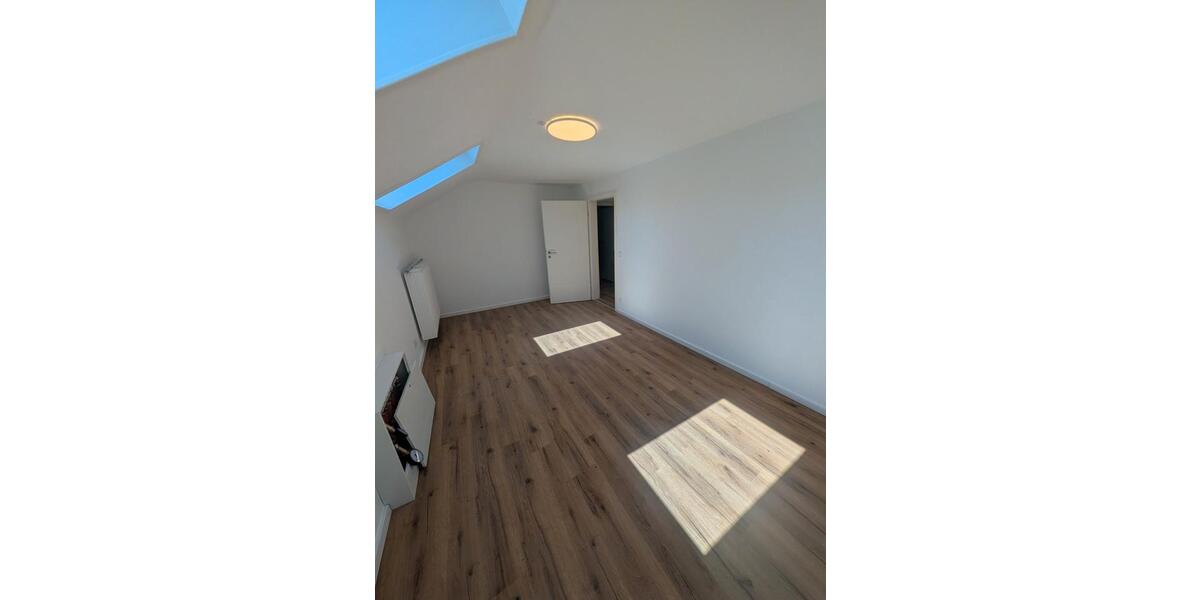 Dachgeschoßwohnung Karlsruhe Wettersbach - 5 Zimmer, 113 m&sup2;, 1.500&euro; | Angebot:26414163
