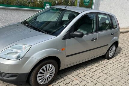 Ford Fiesta 174.430 km 3.490 € Karlsruhe 76185