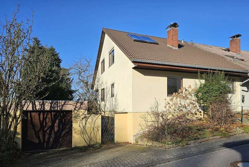 Haus zum Kaufen in Karlsruhe 560.000 € 209 m²