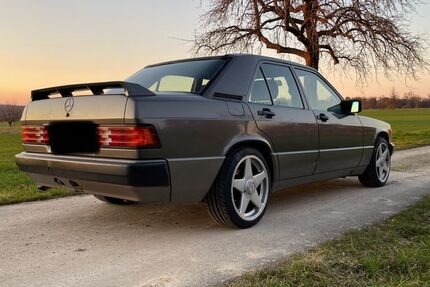 Mercedes-Benz 190 248.581 km 3.900 € Karlsbad 76307