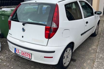 Fiat Punto 240.000 km 1.100 € Karlsruhe 76187