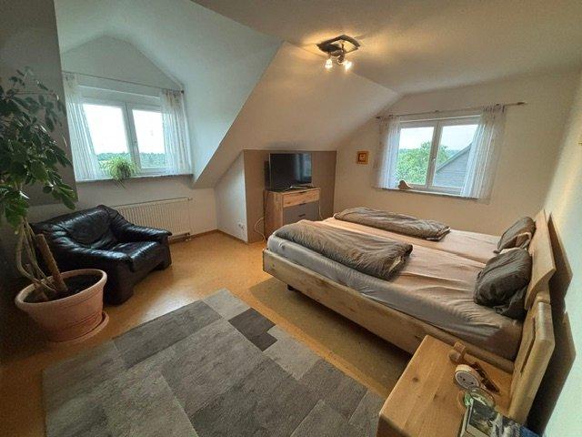 Einfamilienhaus Kieselbronn - 8 Zimmer, 200 m&sup2;, 759.000&euro; | Angebot:27120371