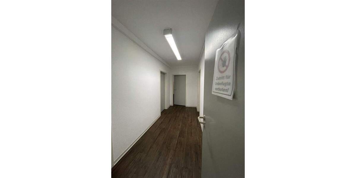 Bürofläche in zentraler Lage, 4-5 separate Büroräume + großer Empfangsbereich etc... 7 zimmer