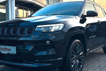 Jeep Compass 42.200 km 21.590 &euro; Karlsruhe 76185