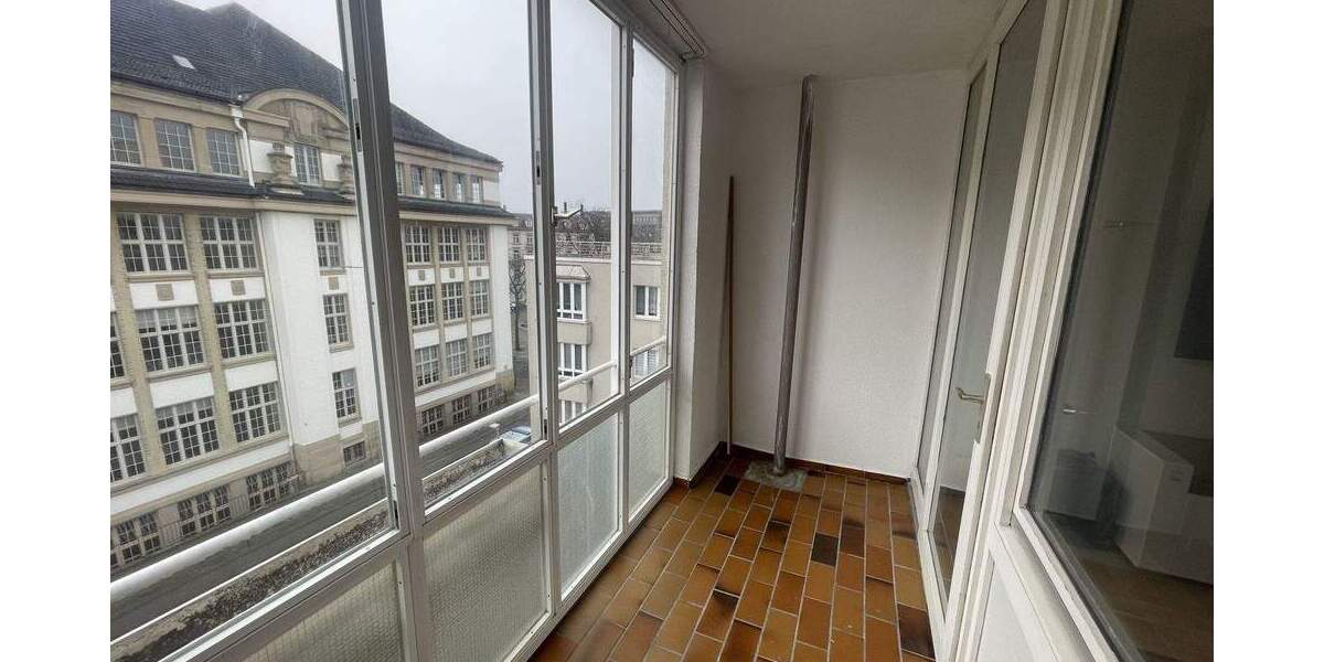 Wohnen mitten in Karlsruhe: 2 Zimmer, möbliert, inkl. Tiefgaragenstellplatz 2 zimmer