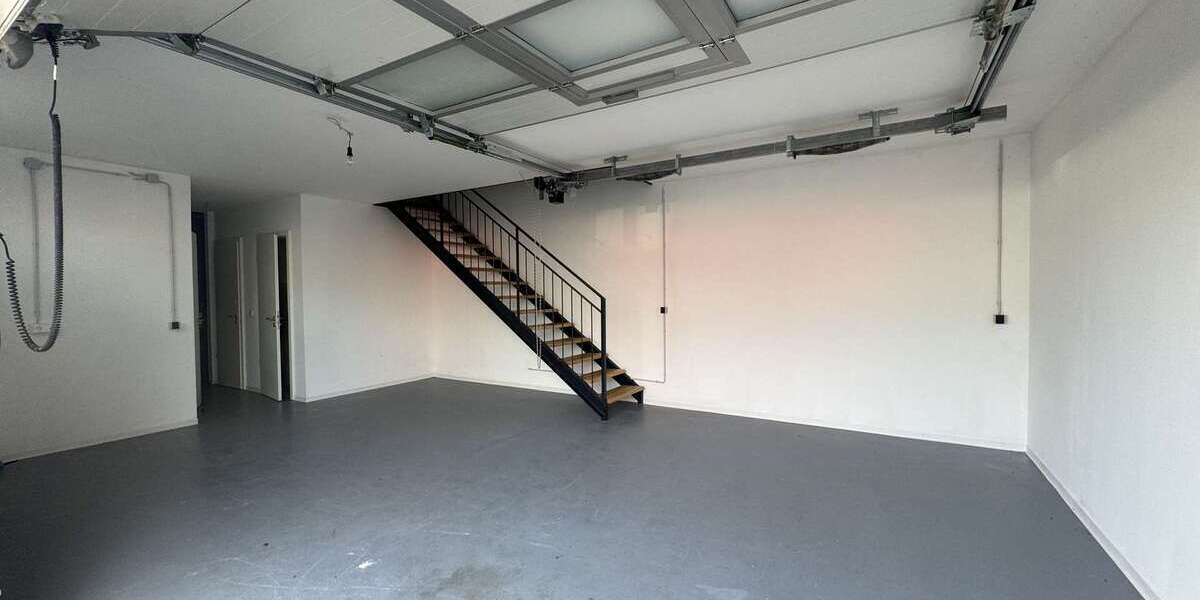 Modernes Reihenendhaus mit Wohn- und Gewerbeanteil + Garten, Garage & 3 Stellplätzen in Rheinstetten 6 zimmer