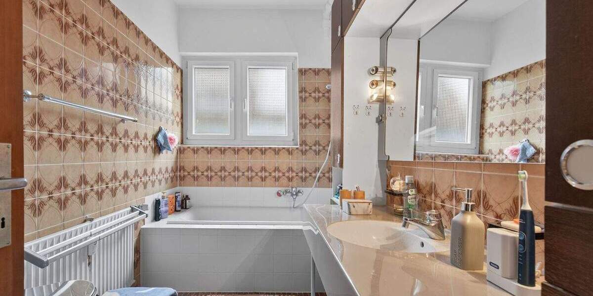 Seltene Gelegenheit: Dreifamilienhaus mit viel Platz und Potenzial in Ettlingen-Spessart 1 zimmer