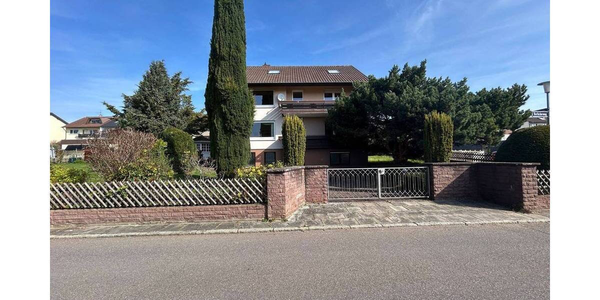 Viel Platz bietet Ihnen dieses Zweifamilienhaus in bester Wohnlage 1 zimmer