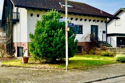 Einfamilienhaus mit Einliegerwohnung und Garten - provisionsfrei 6 zimmer