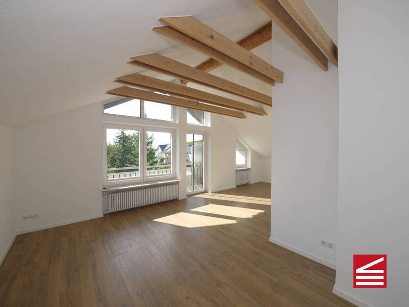 Baden-Baden, Varnhalt, attraktive 3-Zimmer-Wohnung mit Balkon und Garage!