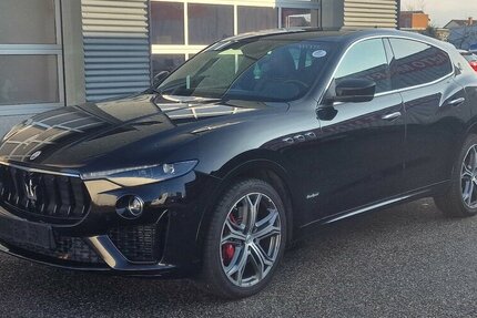 Maserati Levante Q4 Gran Sport Luftfederung 71.500 km 44.998 &euro; Landau 76829