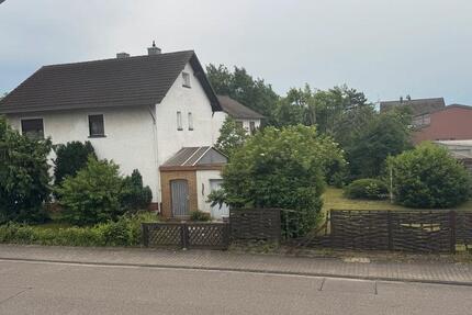 Haus Linkenheim-Hochstetten Hochstetten - 6 Zimmer, 178 m&sup2;, 2.990&euro; | Angebot:27620301