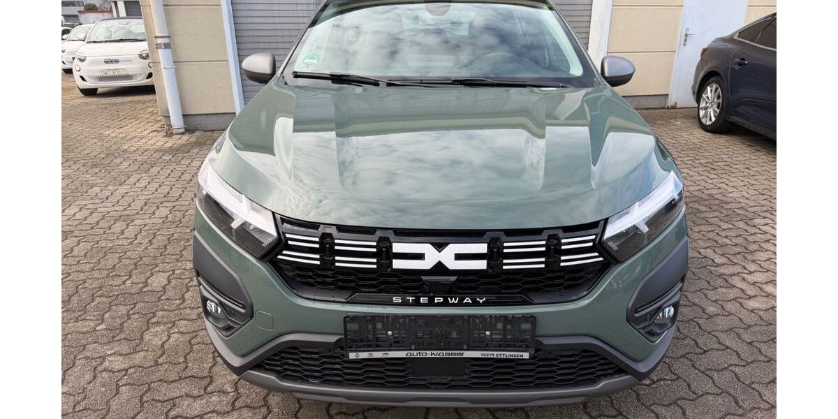 Dacia Sandero 22.000 km 13.999 &euro; Pforzheim 75179