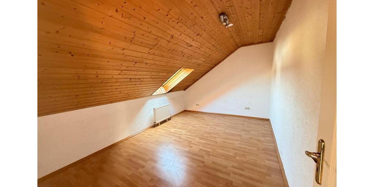 Etagenwohnung Karlsruhe Hagsfeld - 5 Zimmer, 110 m&sup2;, 1.500&euro; | Angebot:25783455