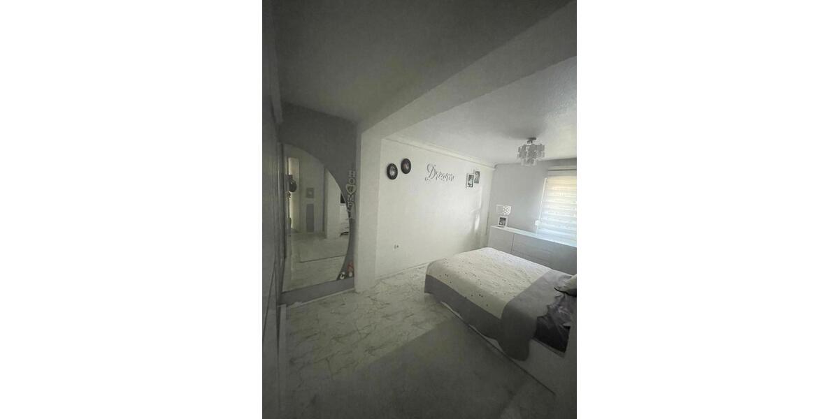 Etagenwohnung Pforzheim - 3 Zimmer, 80 m&sup2;, 1.100&euro; | Angebot:26702470