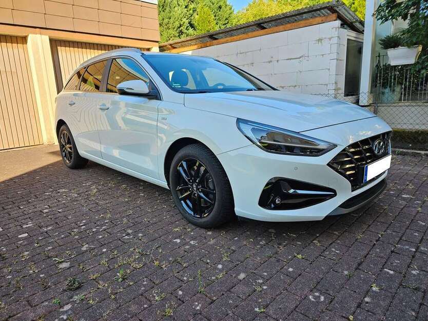 i30