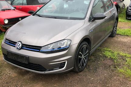 VW Golf 279.327 km 8.199 &euro; Offenbach an der Queich 76877