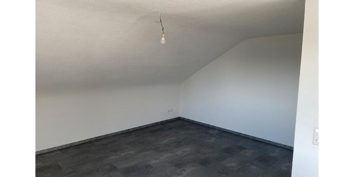 Dachgeschoßwohnung Pforzheim Nordstadt - 2 Zimmer, 46 m&sup2;, 750&euro; | Angebot:24750383