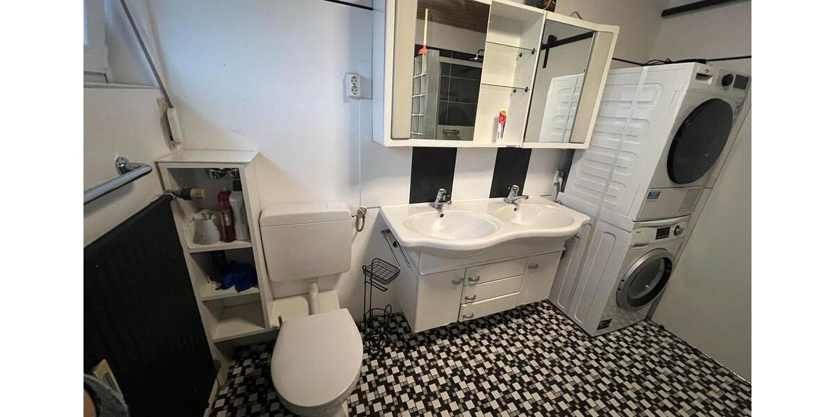 Erdgeschoßwohnung Stutensee - 3.5 Zimmer, 125 m&sup2;, 1.700&euro; | Angebot:25231311