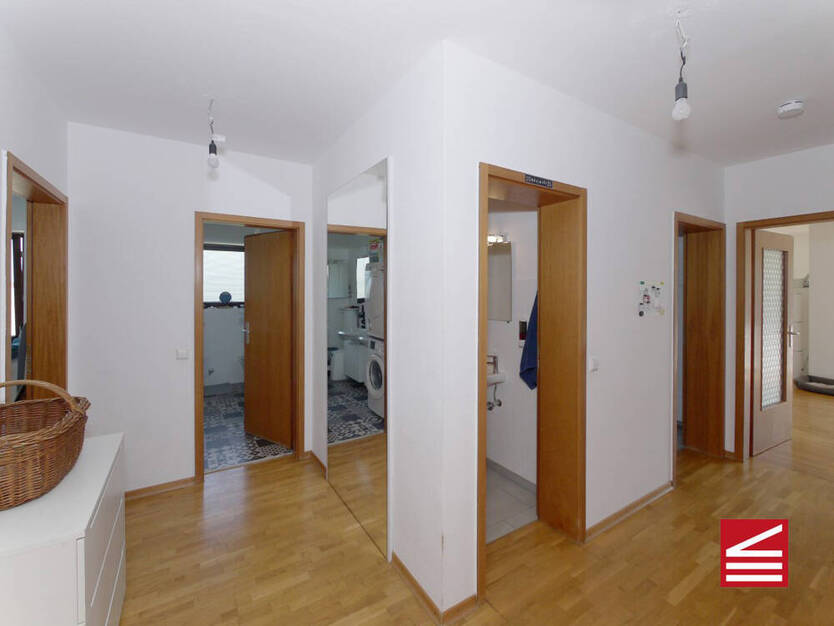 Baden-Baden, gut vermietetes 3(5) - Familien-Haus inkl. 3 Garagenplätze!