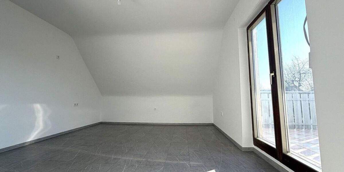 Großes Einfamilienhaus oder Zweifamilienhaus * in Kraichtal 1 zimmer