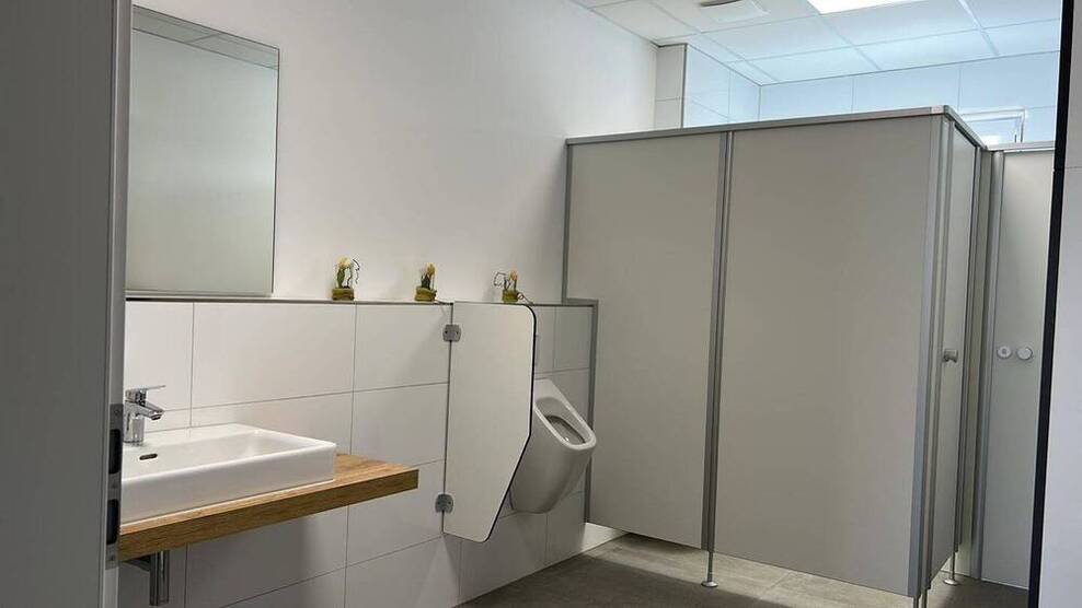 NEUBAU: Möblierter Büroraum mit Küche und Meeting-Bereich - All-in-Miete