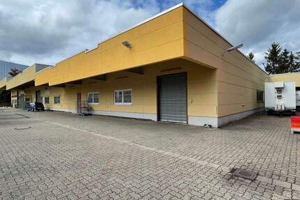 Vielseitig nutzbare Halle mit Halleneinbau und Freifläche in Karlsruhe zimmer