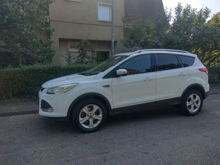 Ford Kuga 155.000 km 10.200 € Ispringen 75228