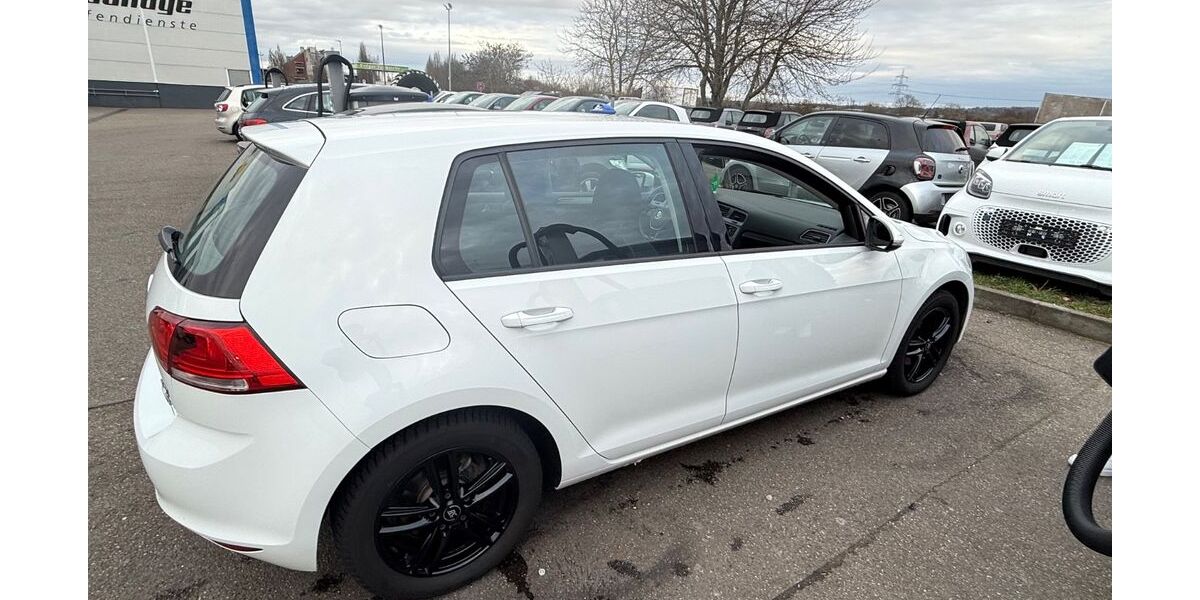 VW Golf 143.000 km 9.100 &euro; Bruchsal 76646