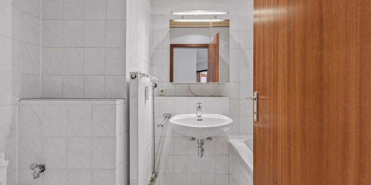 Etagenwohnung Karlsruhe Oststadt - 2 Zimmer, 75 m&sup2;, 299.000&euro; | Angebot:25680961