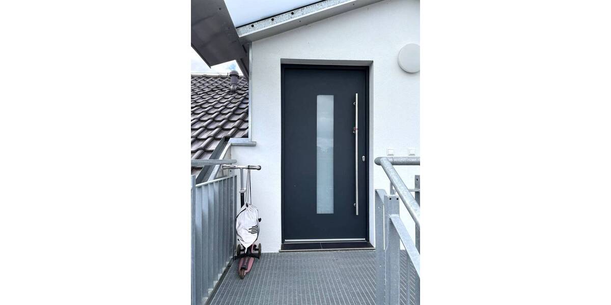 *Verträumte Dachgeschoss-Wohnung in ruhiger Lage* 2 zimmer