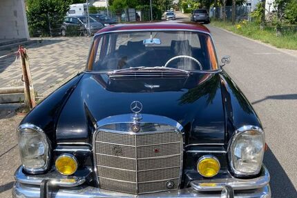 Mercedes 220