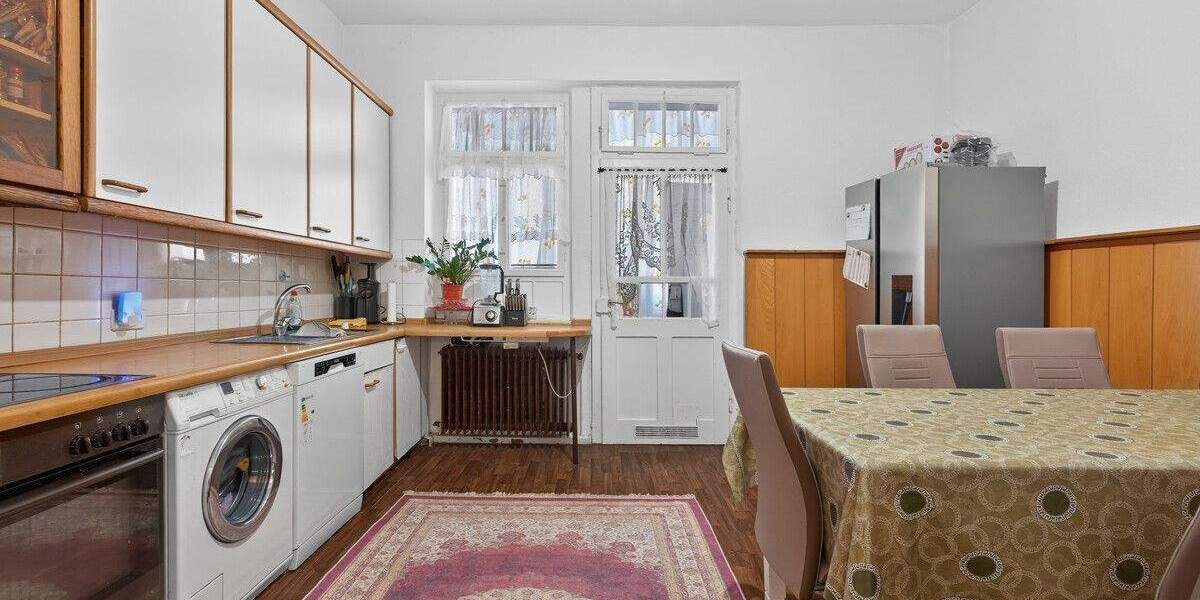 Altbau mit Charme und Potenzial in der Nordstadt! Vermietete 4-Zimmer-ETW! 4 zimmer